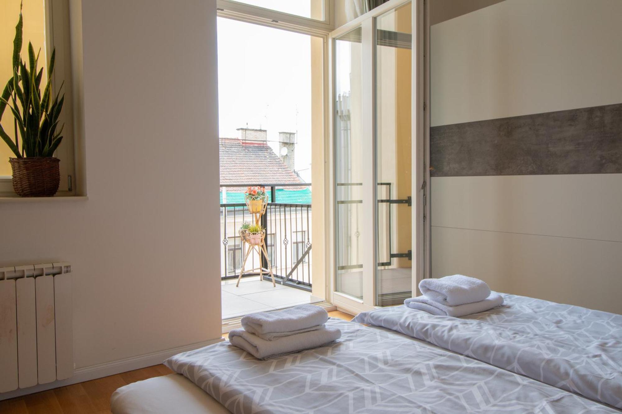 Stay Inn Apartments Stepanska Прага Экстерьер фото
