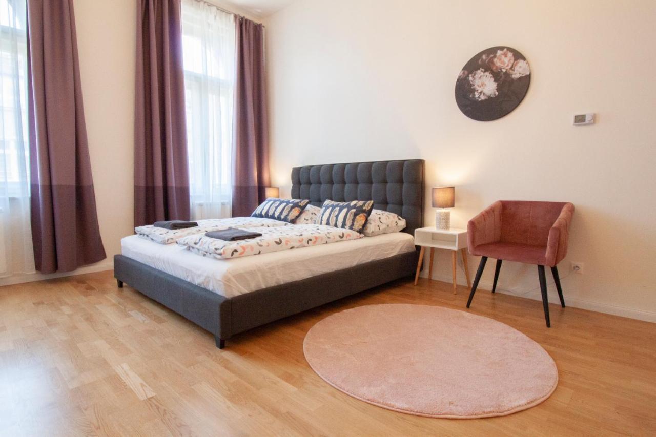 Stay Inn Apartments Stepanska Прага Экстерьер фото